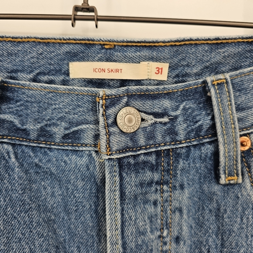 Levi Strauss & Co. Levi’s Icon Denim Mini Skirt Blue Jean Size 31 - Picture 3 of 5